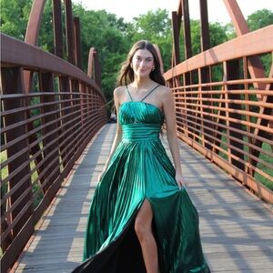 Sherri Hill Emerald Green Prom Dress